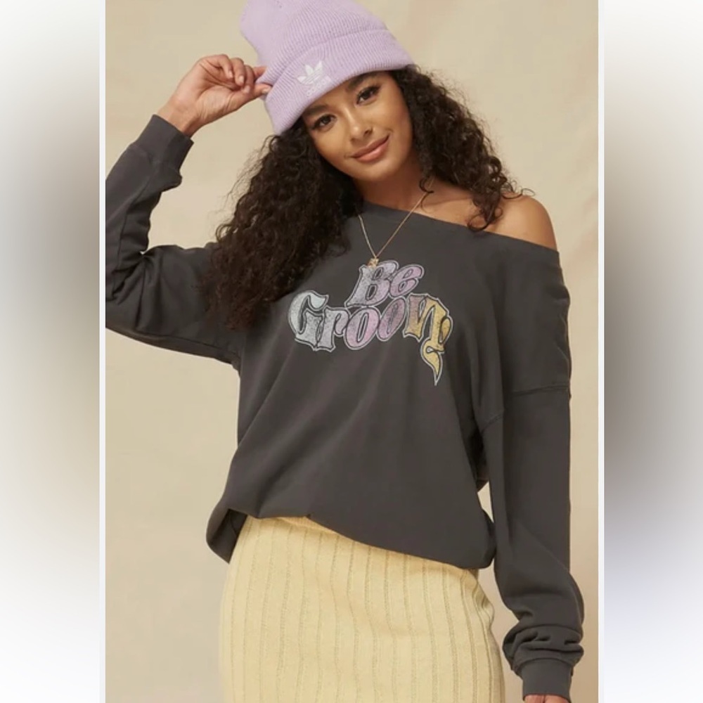 Vintage Canvas Be Groovy Women's Black Sweatshirt. Size M
